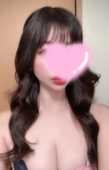 美園あいら(26)