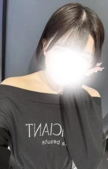 雅 芽衣(21)