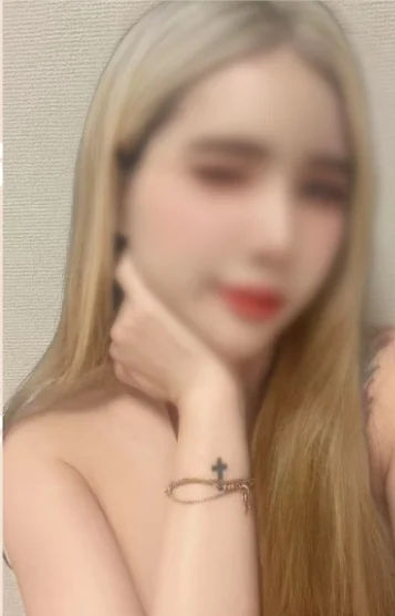 オミ(24)