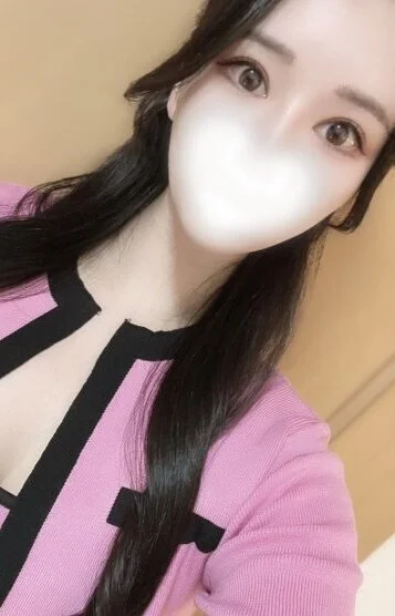 れい(24)