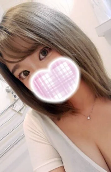 綾瀬真美(26)