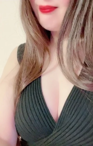 高島りさ(40)