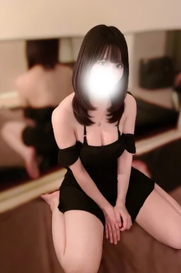 真白まこ(25)
