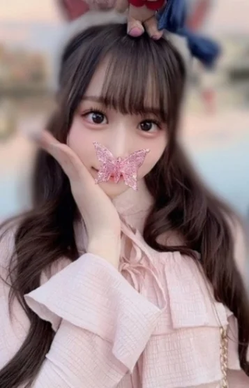 井上ひなた(22)