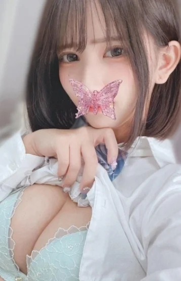 桃瀬れん(20)