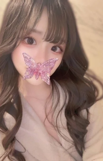 秋山れのん(22)