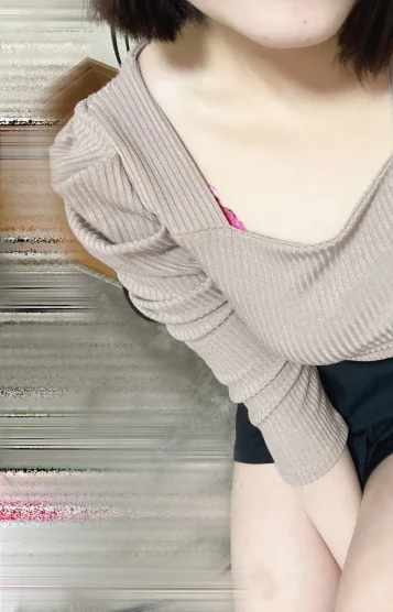 すず(22)