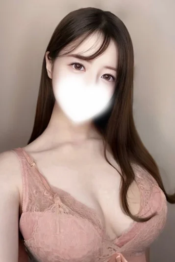 臼井ひな(22)