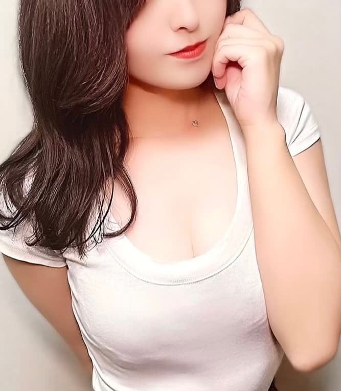 旧アネッサ 鳴海さあや(27)