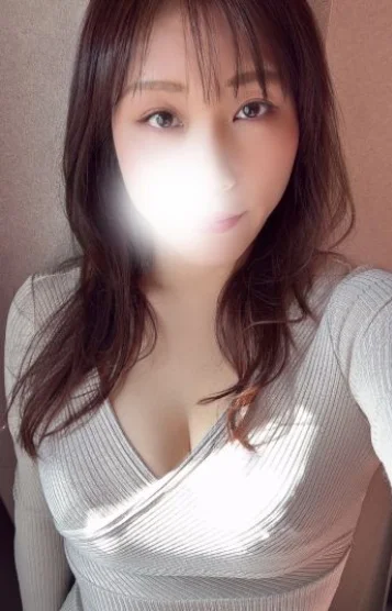 愛原めぐみ(40)