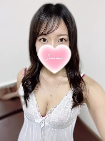 りり(22)
