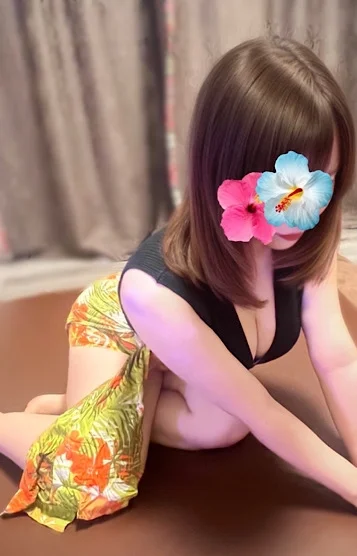 呉屋もも(24)