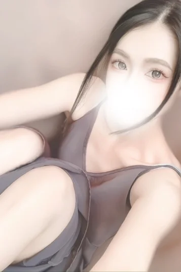 湊しの(26)