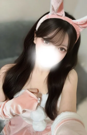 サナ(20)