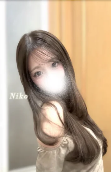 ニコ(22)