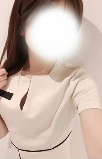 香坂りさ(36)