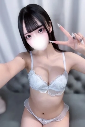 水瀬 ななみ(22)