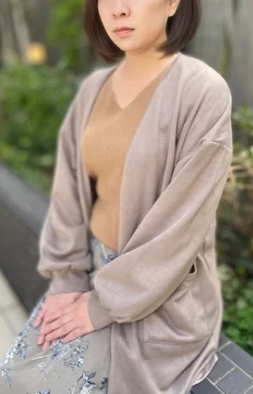 実也子(51)