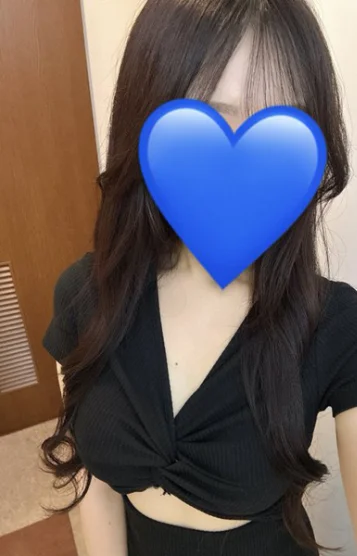 愛沢みれい(22)