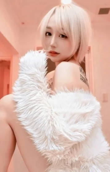 あかね(26)
