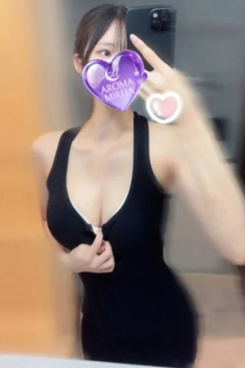 香月まほ(22)