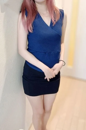 優里 ゆり(30)