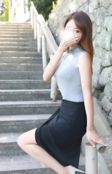 麗奈(40)