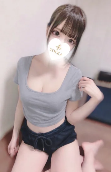 れい(25)