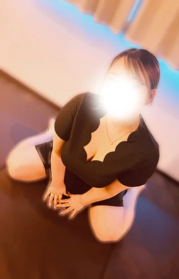 りお 千歳(22)