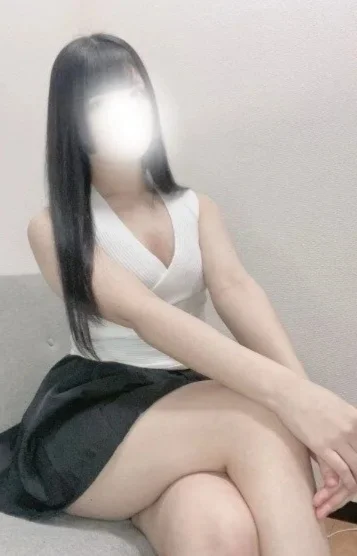 織田りな(22)