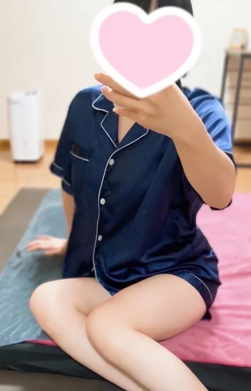 まな(22)