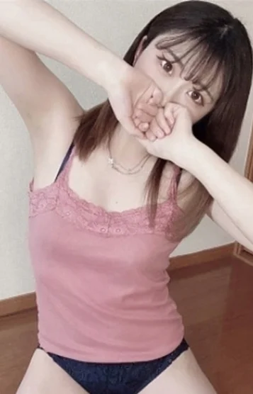 ユイ(22)