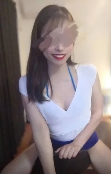 カナ(30)