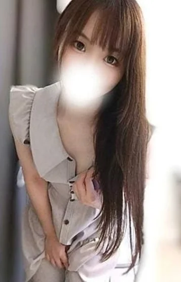 小泉みはる(28)