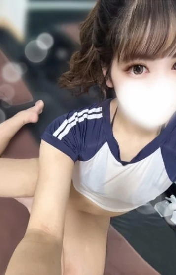 なな(23)
